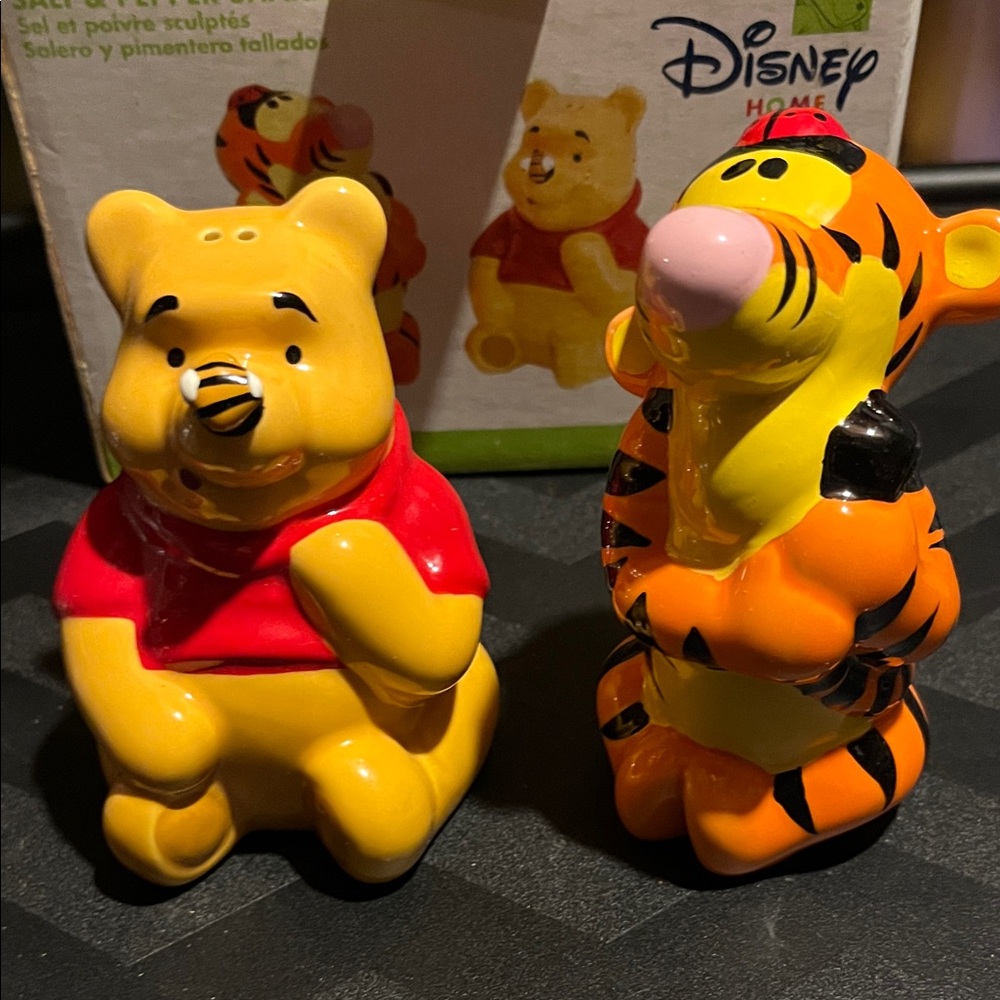 Disney Yellow Winnie the Pooh & Orange Tigger Ceramic Salt and Pepper Shakers